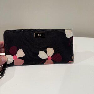 Kate Spade Spencer Continental Wallet – Black Floral